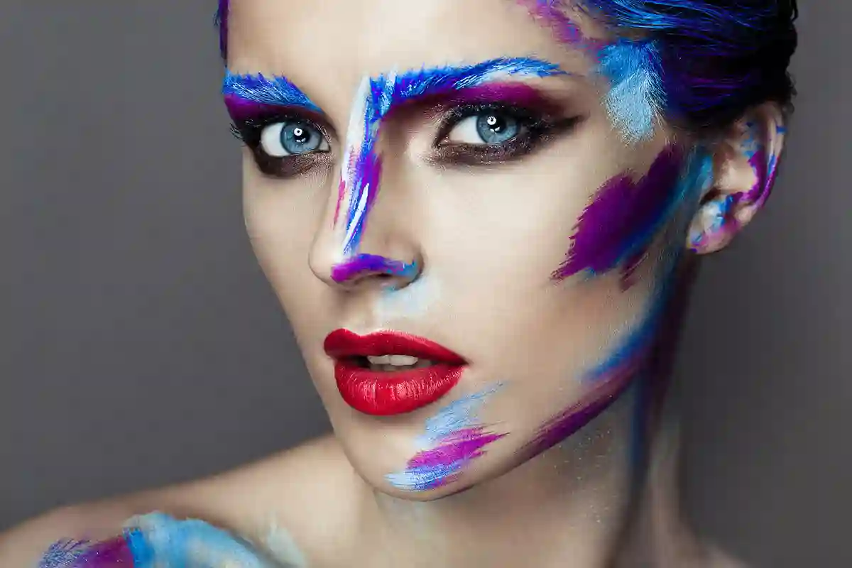 Maquillage Acquerello: la Nuova Tendenza che Conquista le Passerelle Mondiali