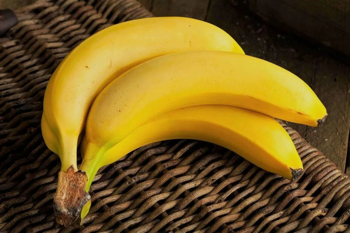 Maschera Naturale con Olio, Frutta e Verdura per Dire Addio al Crespo
