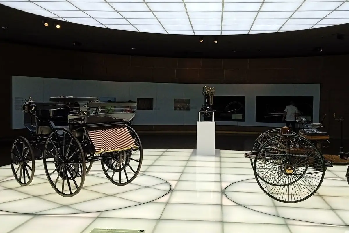 Perché la Prima Automobile Era Così Diversa dalle Moderne