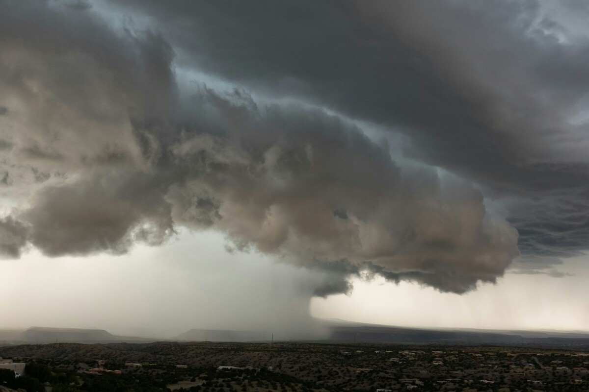 Il Reventón Meteorologico: Raffiche di Vento Distruttive Spiegate
