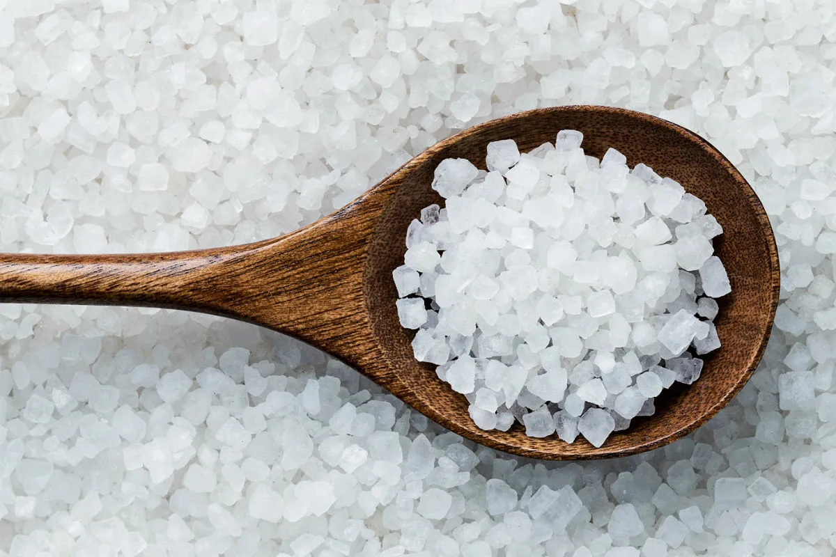 Come Rimuovere il Ghiaccio dal Freezer con Sale in Soli 2 Minuti