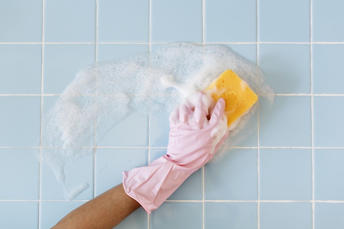 Come preparare un sapone fai da te per pulire le piastrelle del bagno