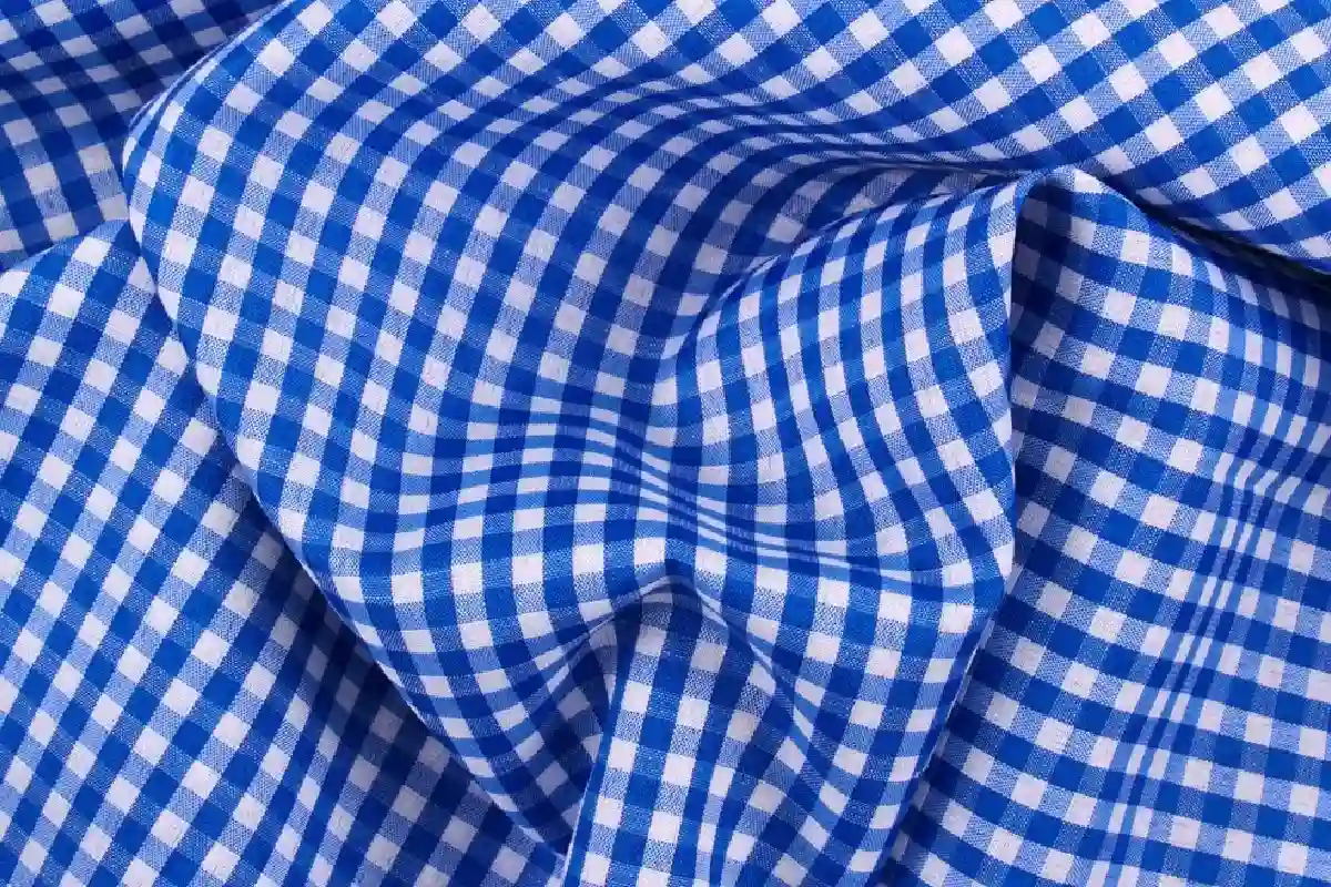 Cucito per principianti: come cucire una tovaglia in casa con un trucco semplice