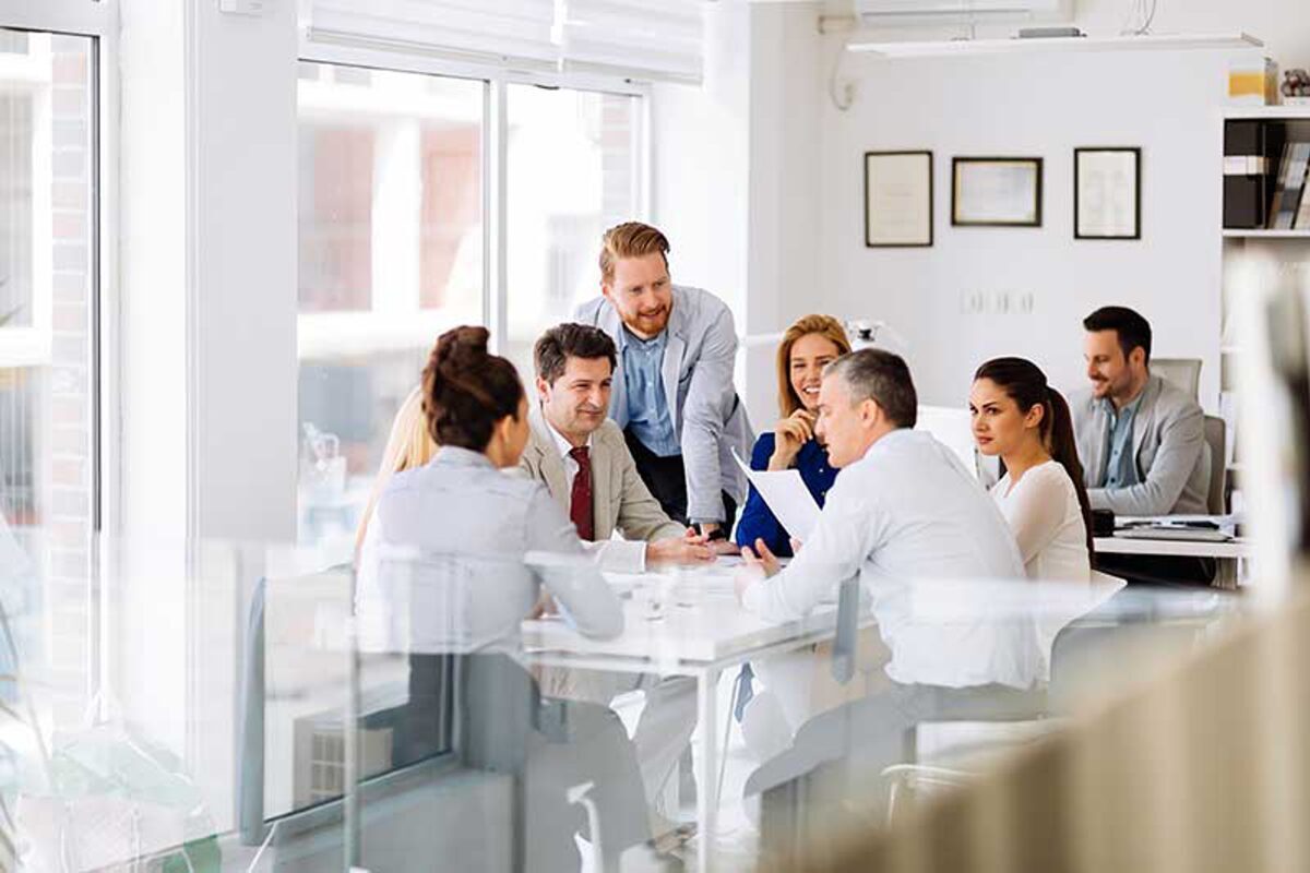 Cosa Succede se in Ufficio Smettiamo Tutti di Sorridere