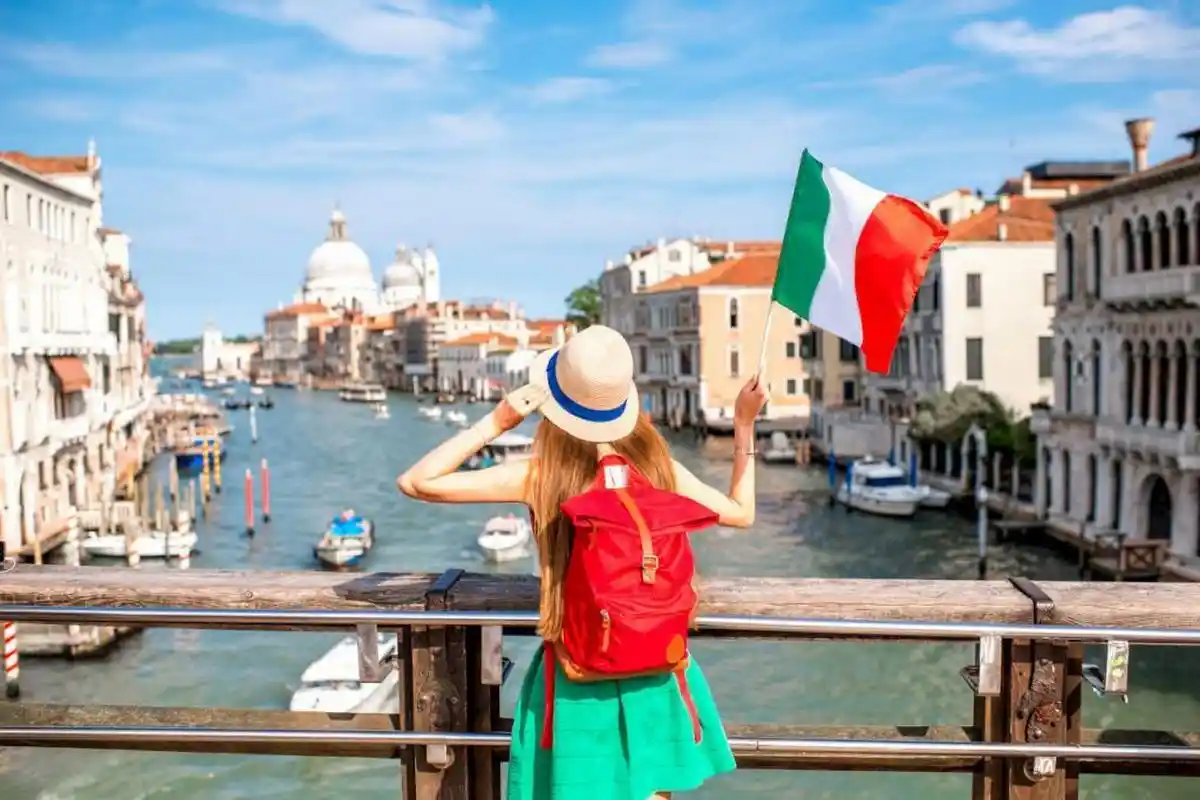 5 Abitudini Italiane Sorprendenti che Conquistano i Turisti