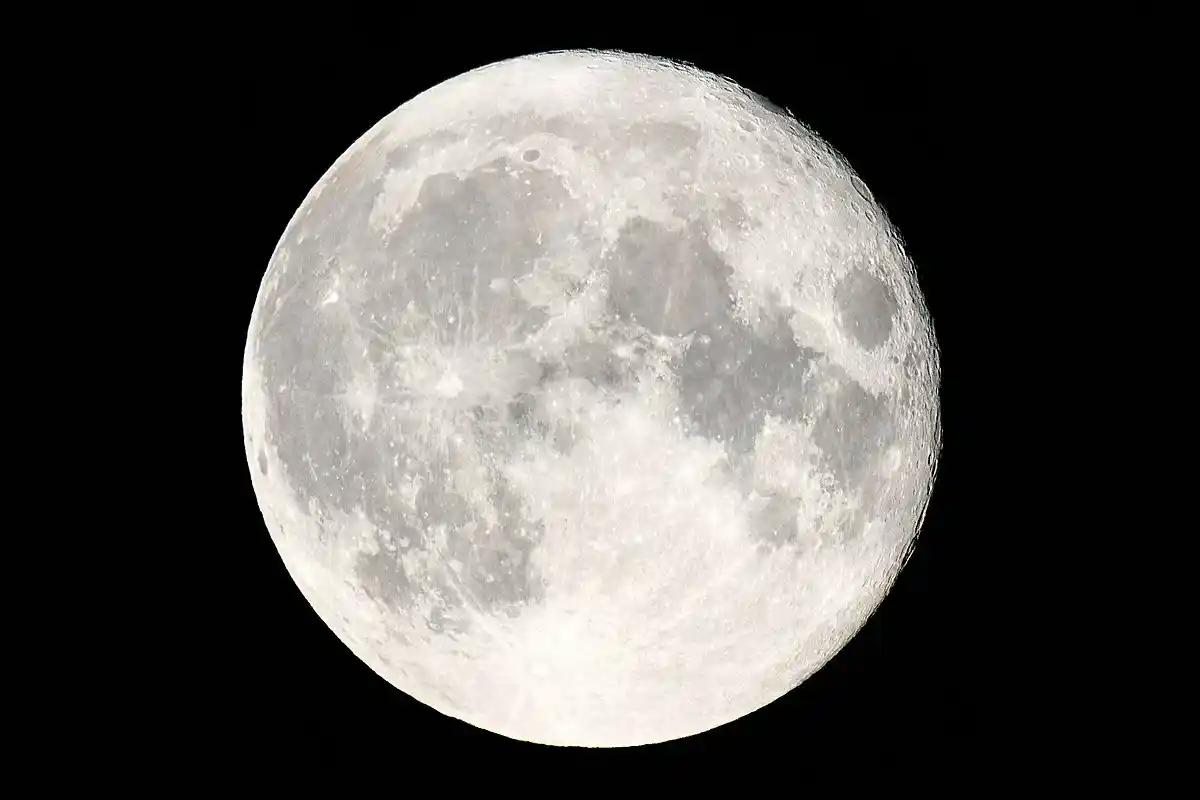 Come la Luna Influenza il Tuo Spirito: Un Viaggio nelle Fasi Lunari